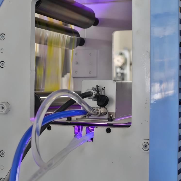 دراسة حالة النجاح: آلة الطباعة فليكسو المضمنة ذات 8 ألوان RTRY-350mm المخصصة 